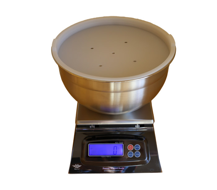 Bowl Scale with lid can be covered to keep flighty birds inside for weighing